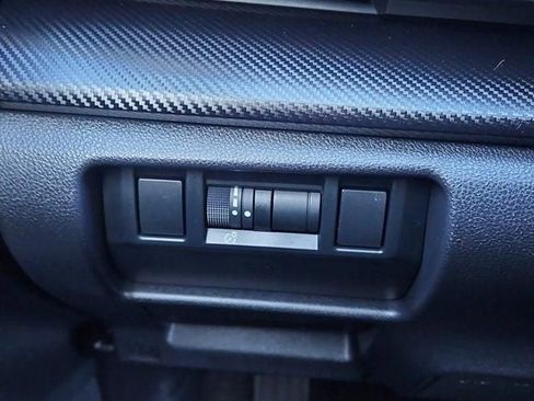 Used 2024 Subaru Crosstrek 2.0i Premium image 39