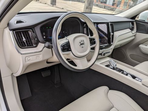 Used 2022 Volvo XC60 B5 Inscription w/ Advanced Package image 8