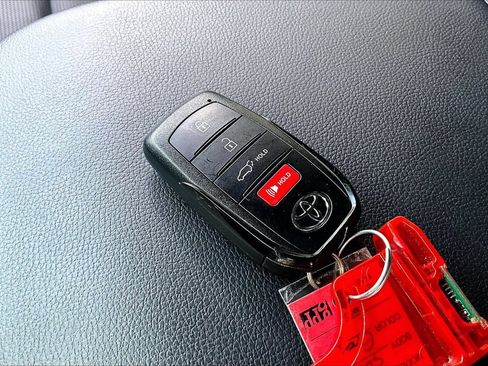 Used 2026 Toyota 4Runner Limited AWD/4WD image 35