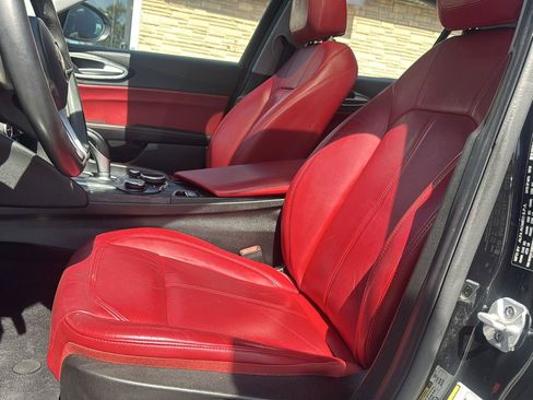 Used 2019 Alfa Romeo Giulia AWD w/ Cold Weather Package image 16