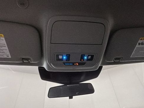 Used 2022 Ford Explorer XLT AWD/4WD image 26