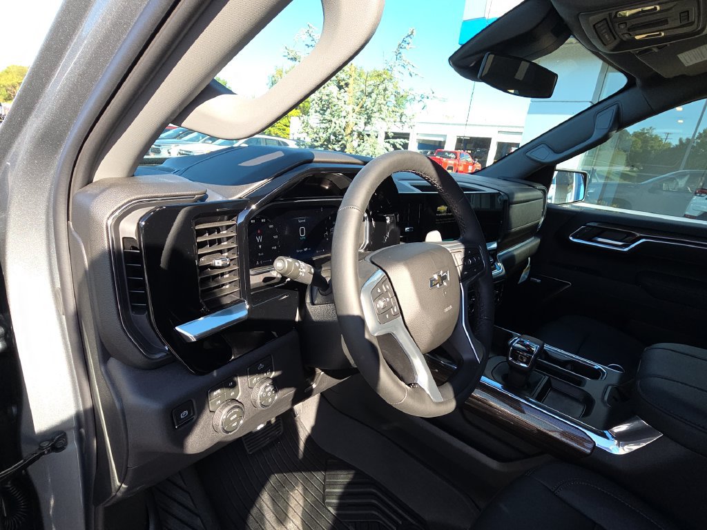 New 2026 Chevrolet Silverado 1500 RST AWD/4WD image 15