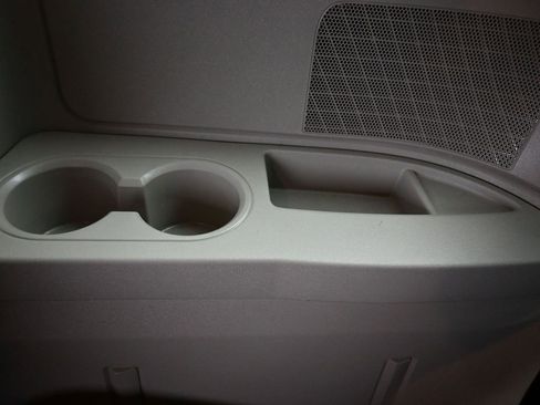 Used 2016 Dodge Grand Caravan SE image 35