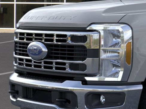 New 2026 Ford F250 XLT w/ FX4 Off-Road Package image 17