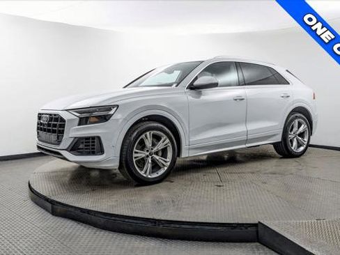Used 2022 Audi Q8 Premium w/ Convenience Package image 2