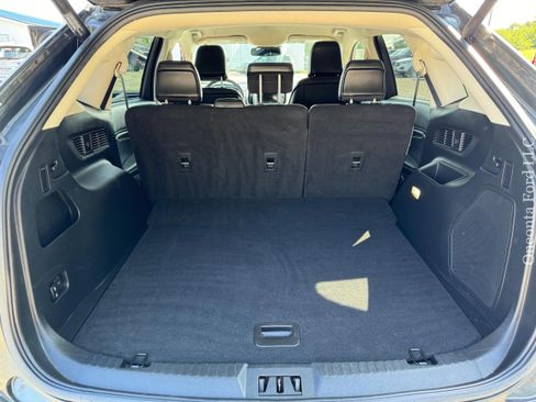 Used 2020 Ford Edge Titanium image 10
