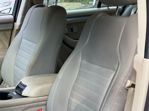 Used 2019 Ford Taurus SE FWD image 16