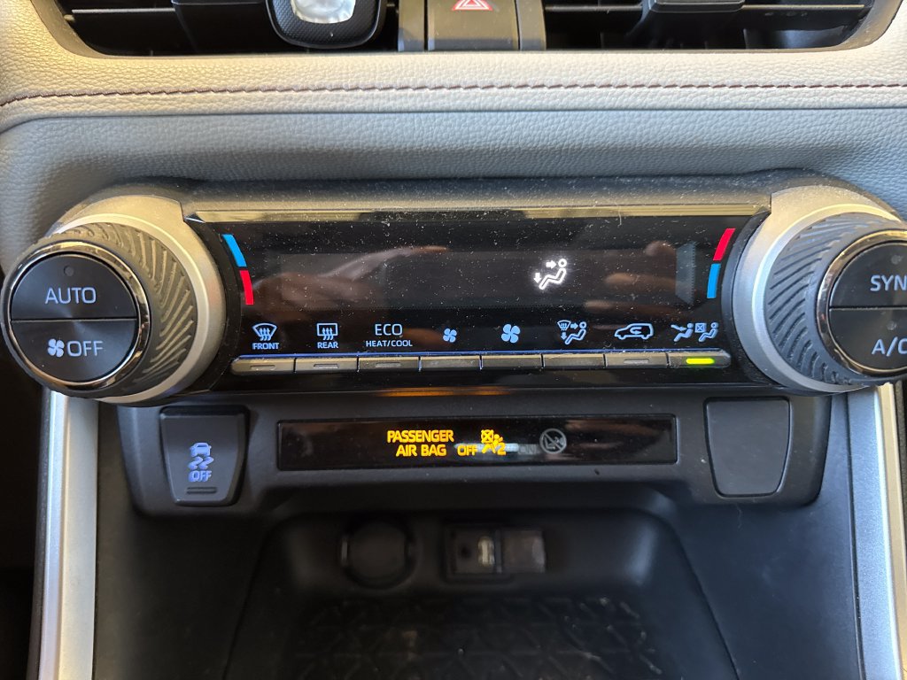 Used 2019 Toyota RAV4 XLE w/ All Weather Liner Package AWD/4WD image 31