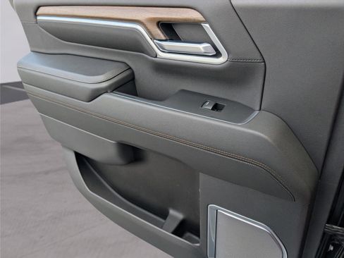 Used 2024 Chevrolet Silverado 2500 High Country w/ High Country Premium Package image 31