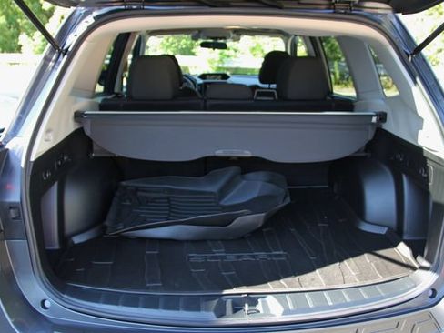 Used 2020 Subaru Forester Premium AWD/4WD image 35