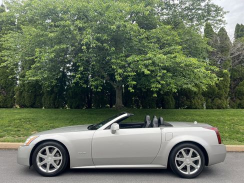 Used 2004 Cadillac XLR RWD image 55