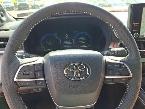 New 2026 Toyota Sienna XSE AWD/4WD image 15