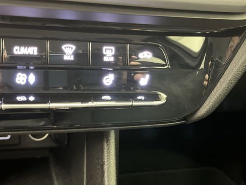 Certified 2023 Chevrolet Bolt EUV LT w/ Comfort Package FWD image 21