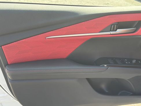 New 2026 Toyota Camry Hybrid FWD image 10