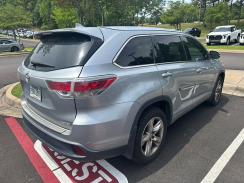 Used 2015 Toyota Highlander Limited FWD image 5