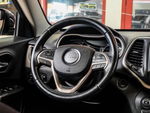 Used 2016 Jeep Cherokee Latitude image 13