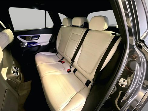 Used 2026 Mercedes-Benz GLC 300 4MATIC image 21