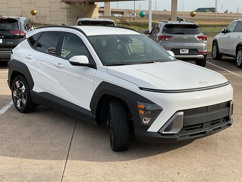 Used 2025 Hyundai Kona SEL image 4