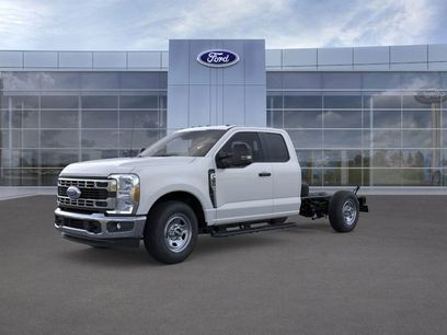 New 2025 Ford F350 XL w/ XL Chrome Package