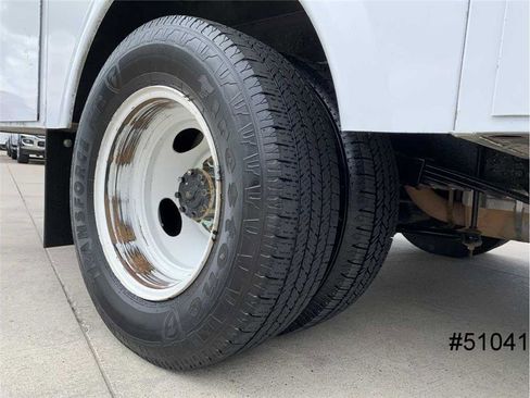 Used 2015 Ford E-450 and Econoline 450 Super Duty w/ Power Windows & Locks Group image 21