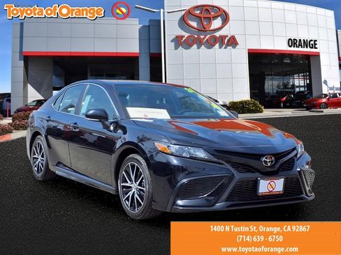 Certified 2024 Toyota Camry SE FWD image 1