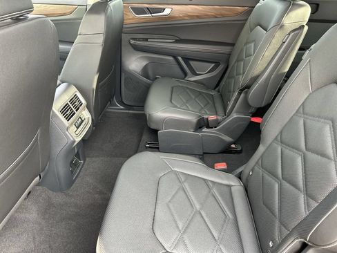 New 2026 Volkswagen Atlas SE FWD image 13