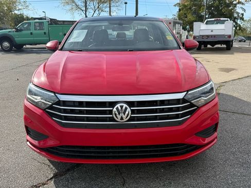 Used 2021 Volkswagen Jetta SE image 3