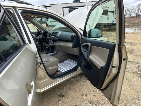 Used 2008 Toyota RAV4 Limited image 11