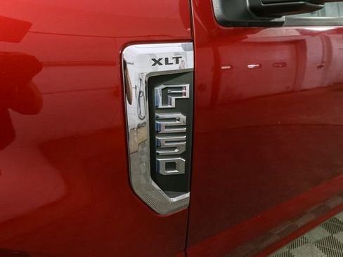 Used 2017 Ford F250 XLT w/ XLT Value Package AWD/4WD image 7