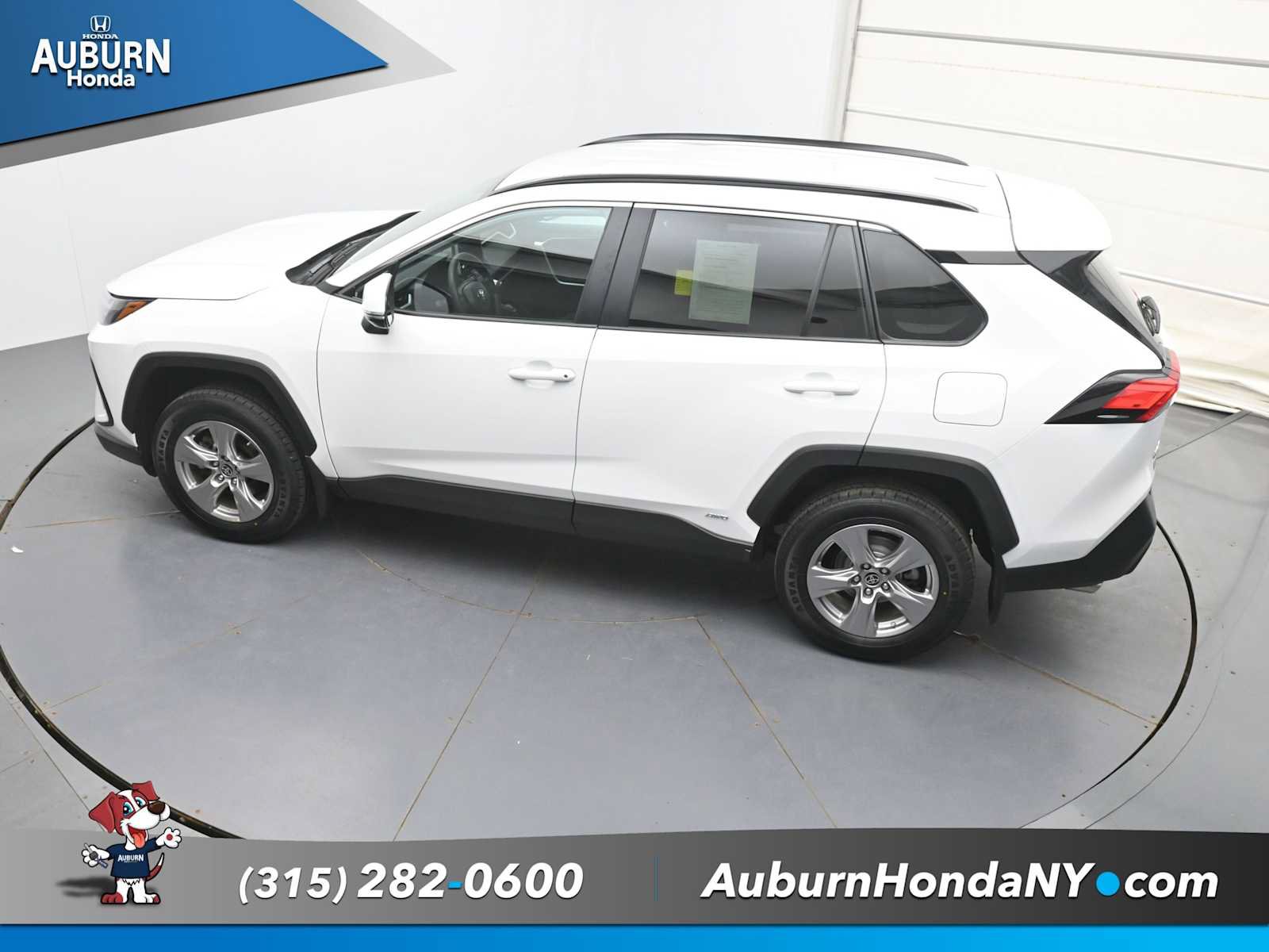 Used 2023 Toyota RAV4 LE AWD/4WD image 31