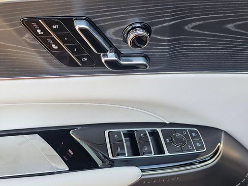 New 2026 Cadillac Lyriq Luxury AWD/4WD image 22