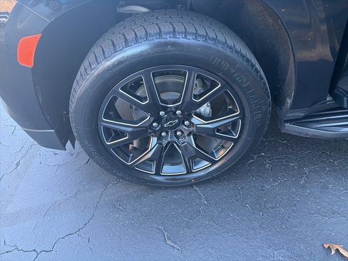 Certified 2024 Chevrolet Suburban Premier image 19