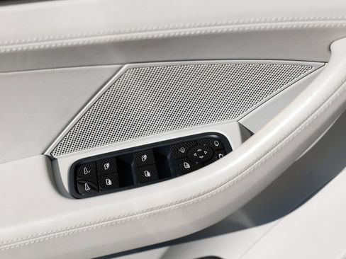 Used 2020 Porsche Panamera image 51