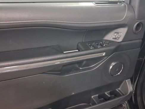 Used 2024 Ford Expedition XLT AWD/4WD image 27