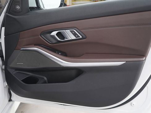 Used 2019 BMW 330i xDrive 330I Xdrive w/ M Sport Package image 9