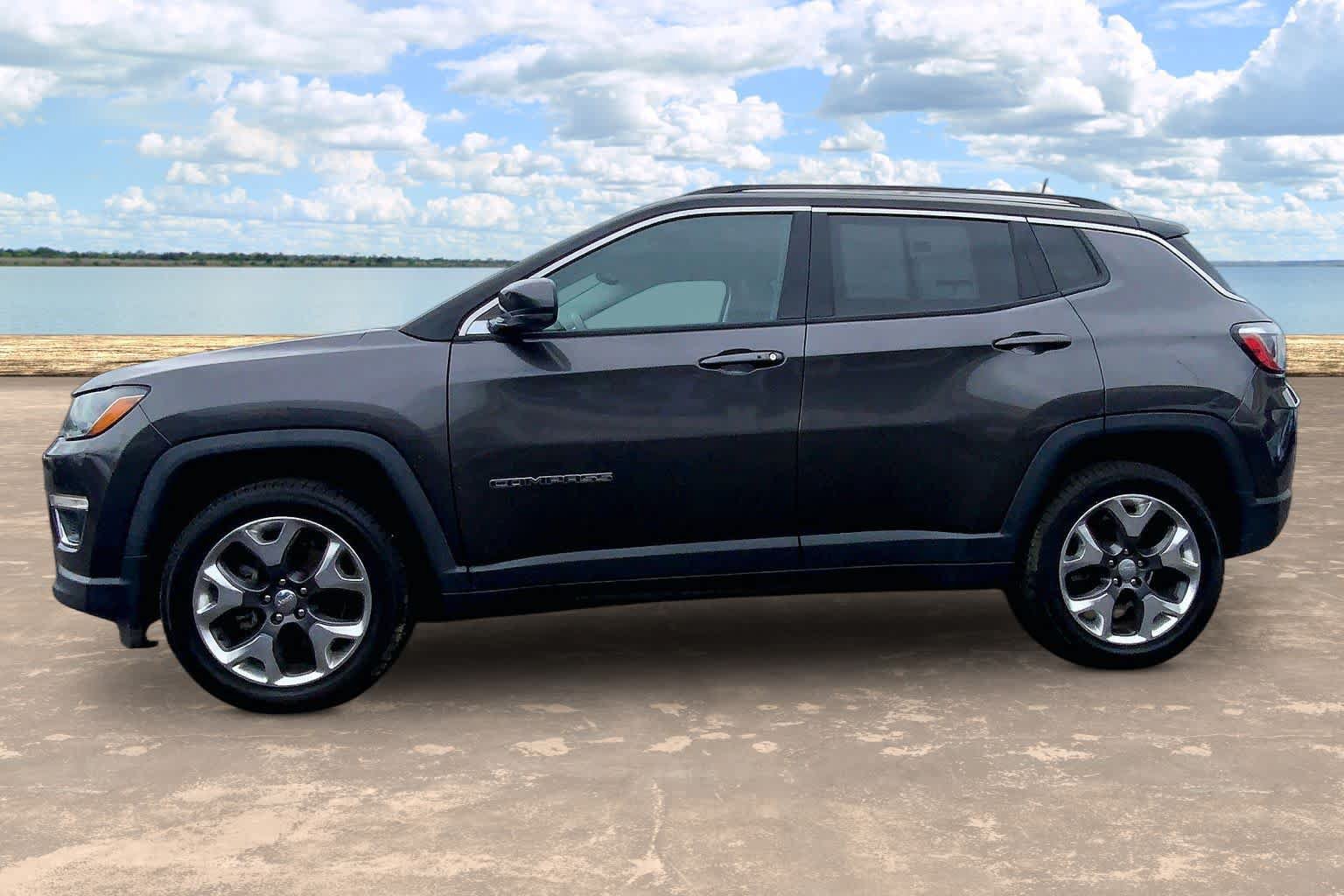 Used 2019 Jeep Compass Limited AWD/4WD image 3