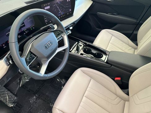New 2026 Audi Q3 quattro 2.0T AWD/4WD image 9