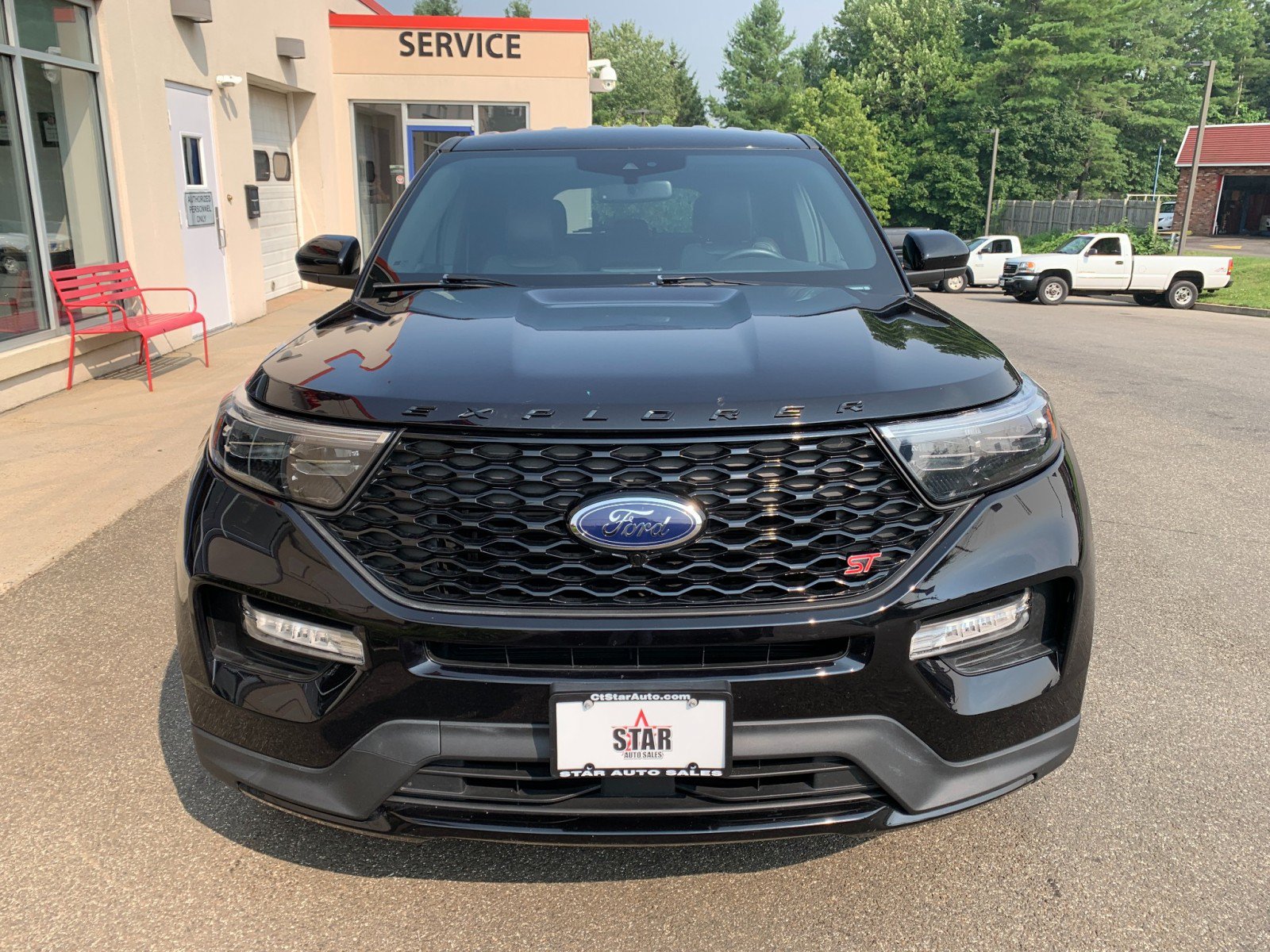 Used 2022 Ford Explorer ST AWD/4WD image 2