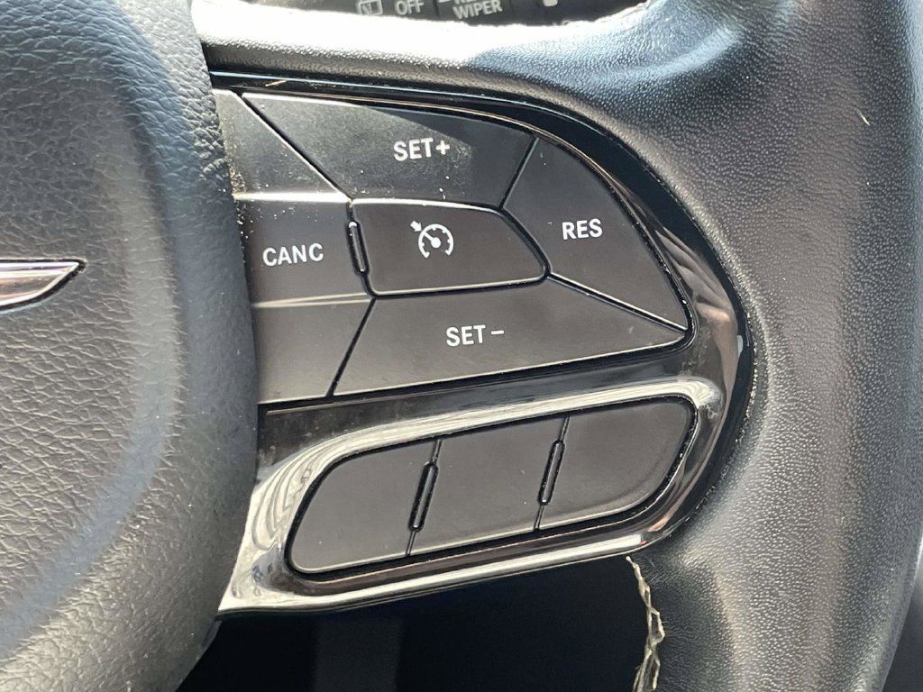 Used 2020 Chrysler Pacifica Touring-L Plus w/ S Appearance Package FWD image 24