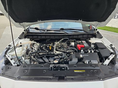 Used 2025 Nissan Altima 2.5 SV FWD image 19