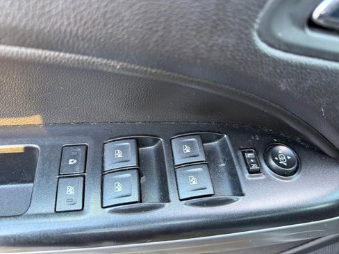 Used 2018 Chevrolet Colorado LT w/ LT Convenience Package image 12