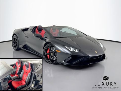 Used 2023 Lamborghini Huracan EVO image 2