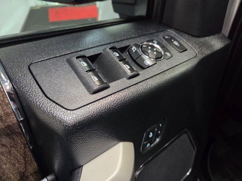 Used 2019 Ford F250 Lariat w/ Lariat Ultimate Package image 35