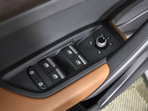 Used 2022 Audi Q5 2.0T Premium w/ Convenience Package image 35