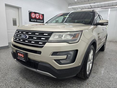 Used 2017 Ford Explorer Limited w/ Equipment Group 301A FWD image 9