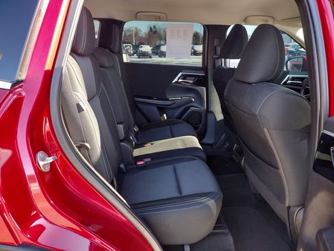 Used 2022 Mitsubishi Outlander ES image 17