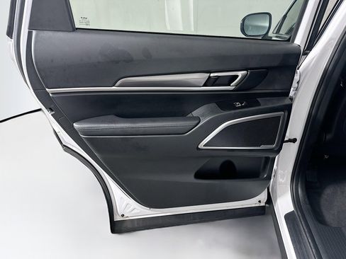 Used 2025 Kia Telluride S FWD image 27