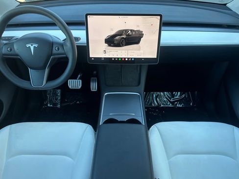 Used 2023 Tesla Model Y Performance AWD/4WD image 12