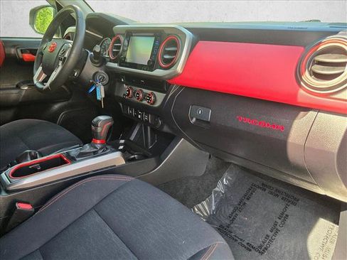 Used 2018 Toyota Tacoma SR5 RWD image 21