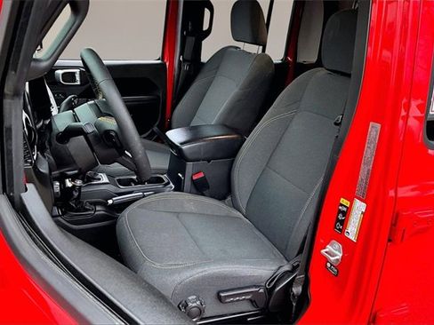 Used 2024 Jeep Gladiator Sport image 18